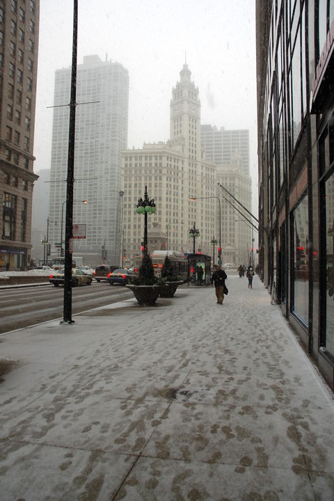 Neige-Michigan-Avenue-Chicago-Photo