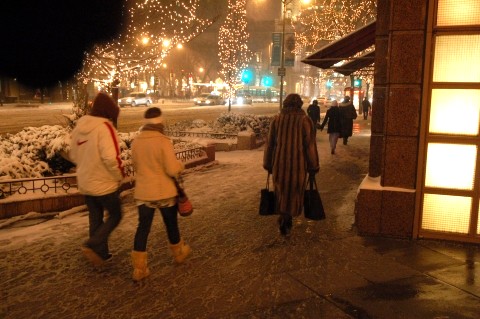 Neige-Michigan-Avenue-Chicago-Photo