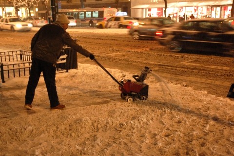 Neige-Michigan-Avenue-Chicago-Photo